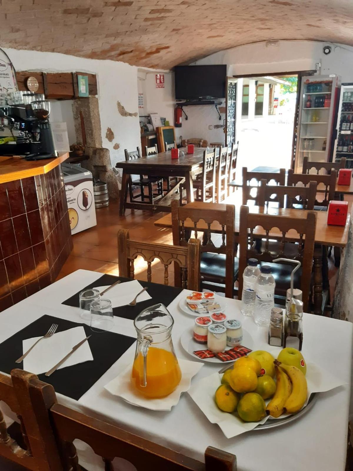 Camping El Pasqualet Hotel Caldes De Montbui Ngoại thất bức ảnh